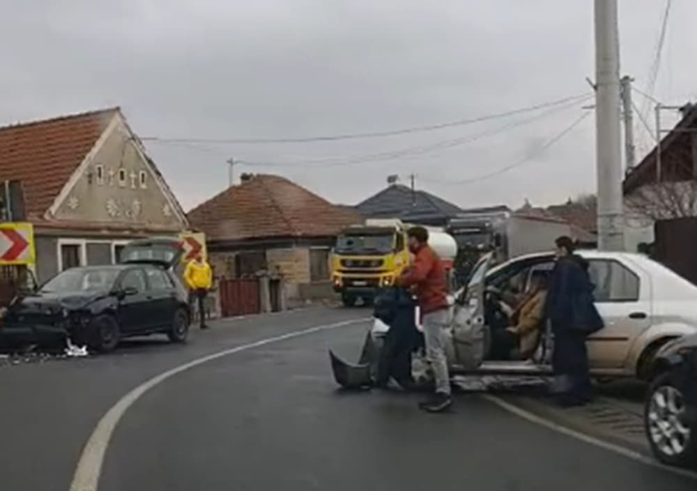 Accident grav pe DN1,la Scoreiu. Trei persoane transportate la spital/ video