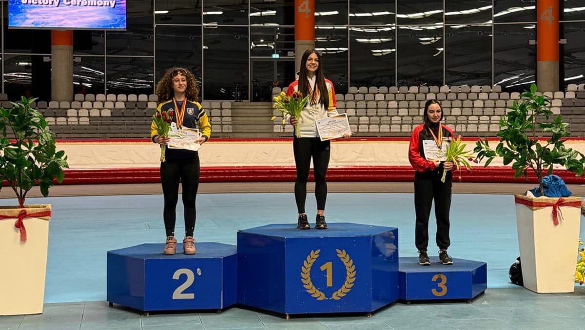 Patinatorii sibieni au făcut furori la Campionatul de Juniori: record național pentru Anastasia Băcilă